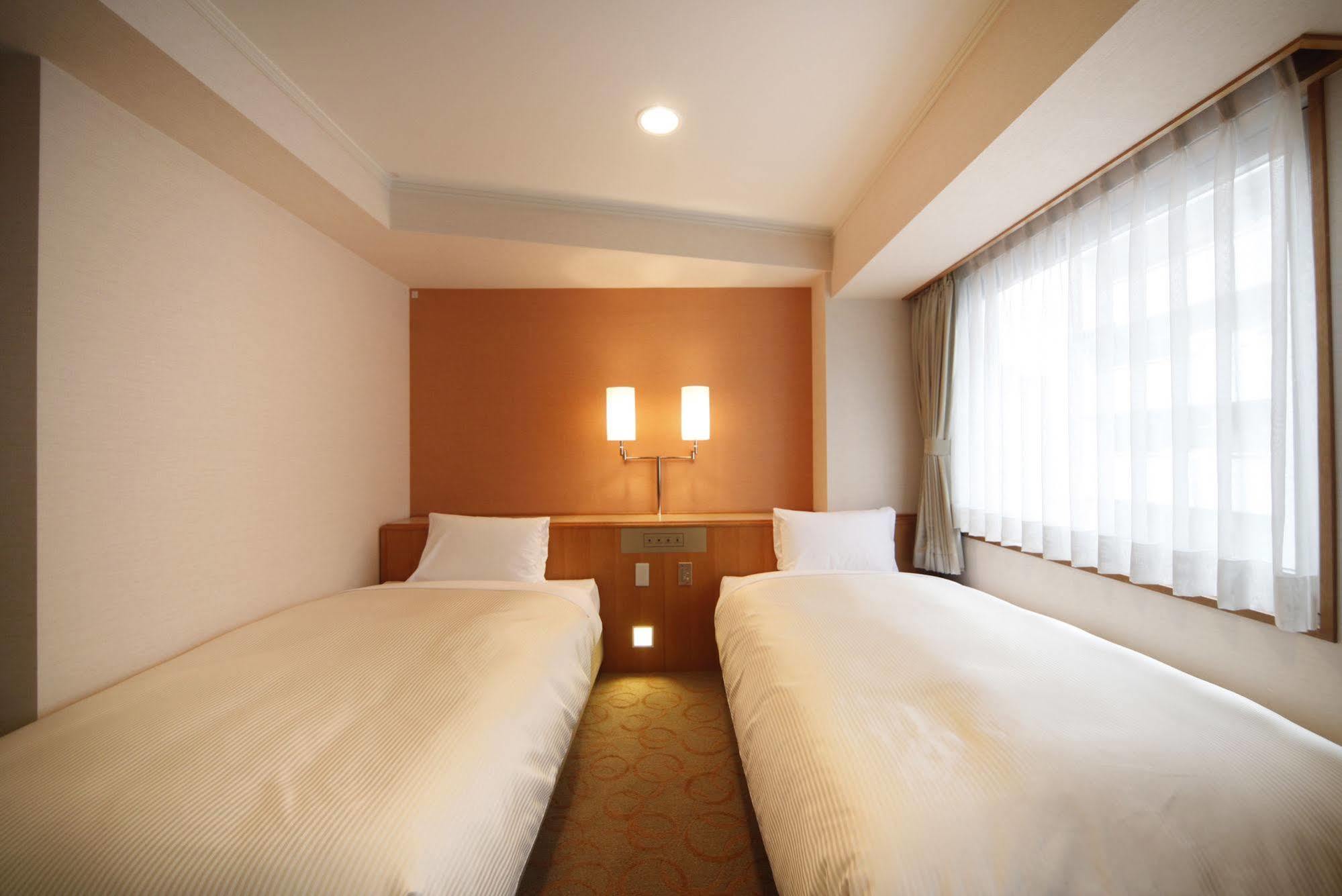 Vessel Inn Ueno Iriya Station Tokio Buitenkant foto