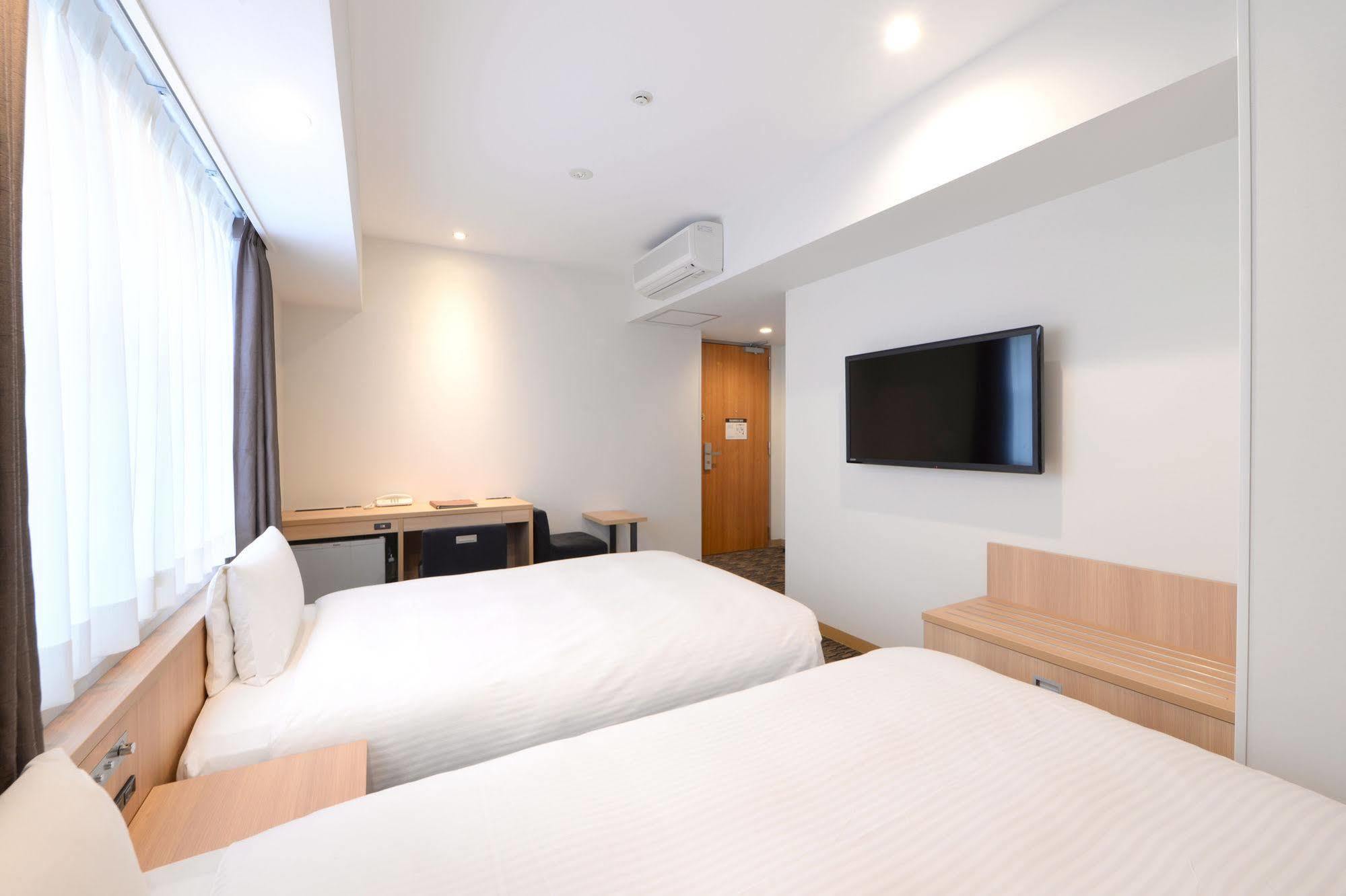 Vessel Inn Ueno Iriya Station Tokio Buitenkant foto