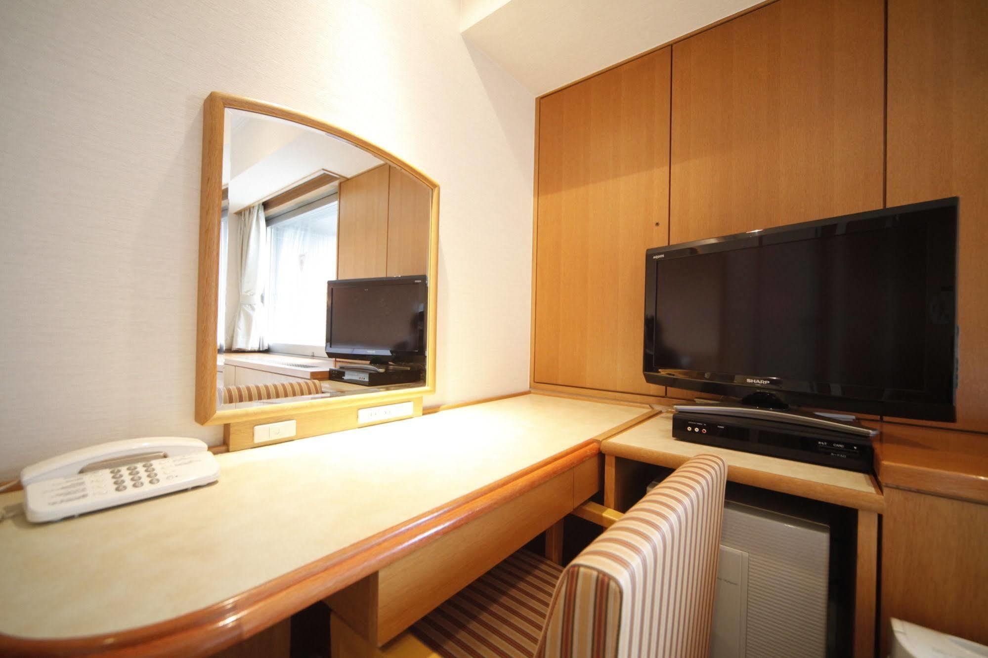 Vessel Inn Ueno Iriya Station Tokio Buitenkant foto
