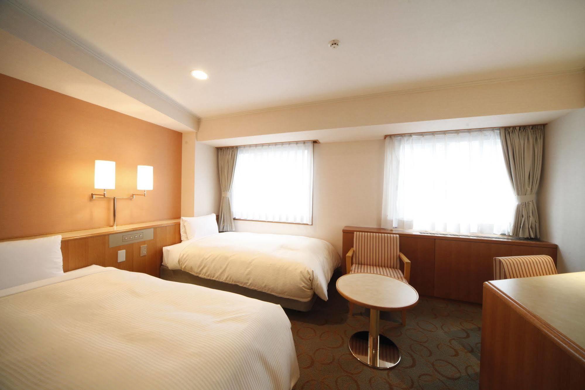 Vessel Inn Ueno Iriya Station Tokio Buitenkant foto